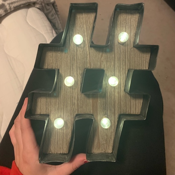 Light up hashtag decor - Picture 3 of 4